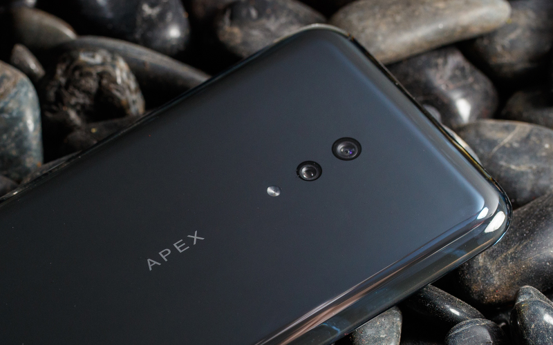Flush cameras are something I wish phone makers offered on more devices.